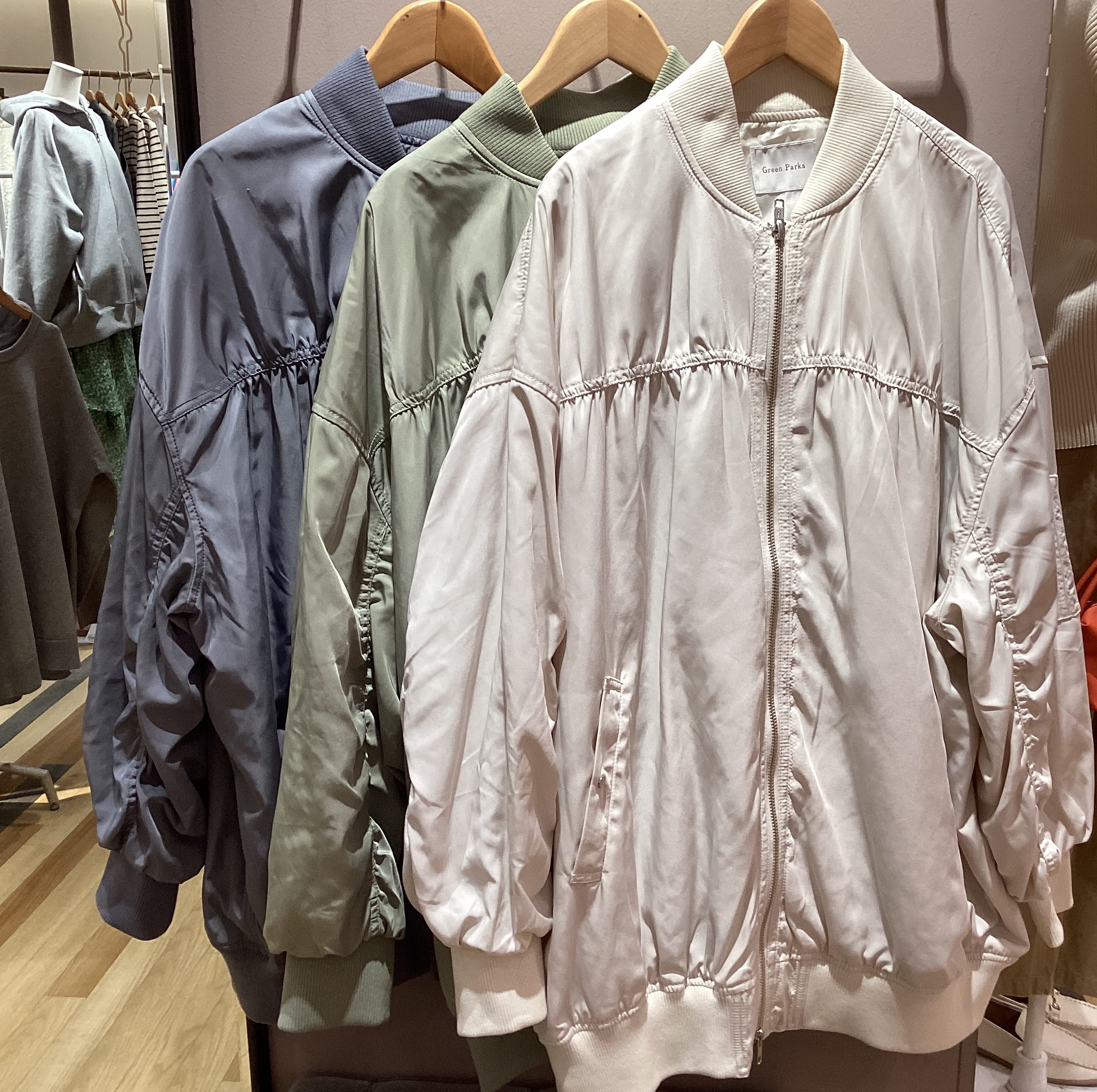 新作のアウター入荷！