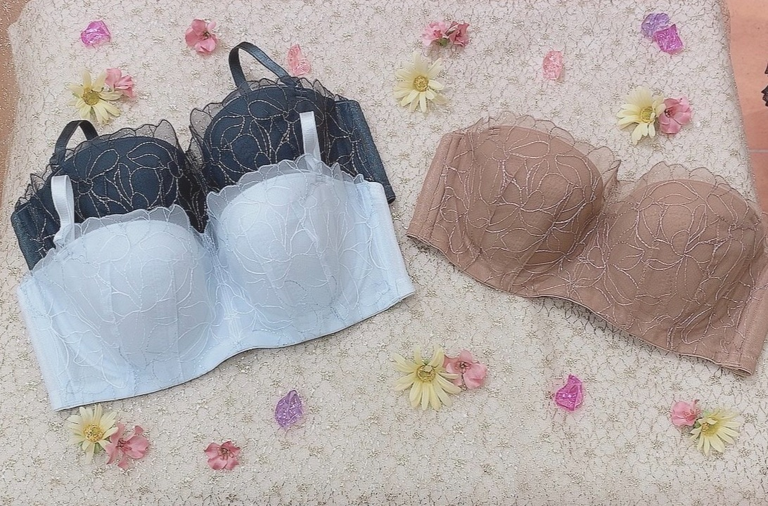 【新入荷】ストラップレスブラ